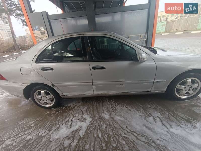 Седан Mercedes-Benz C-Class 2001 в Житомирі