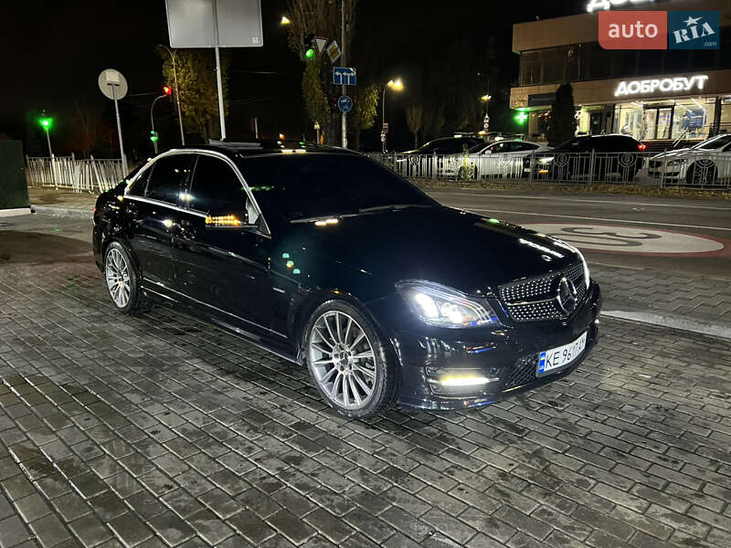 Седан Mercedes-Benz C-Class 2011 в Киеве