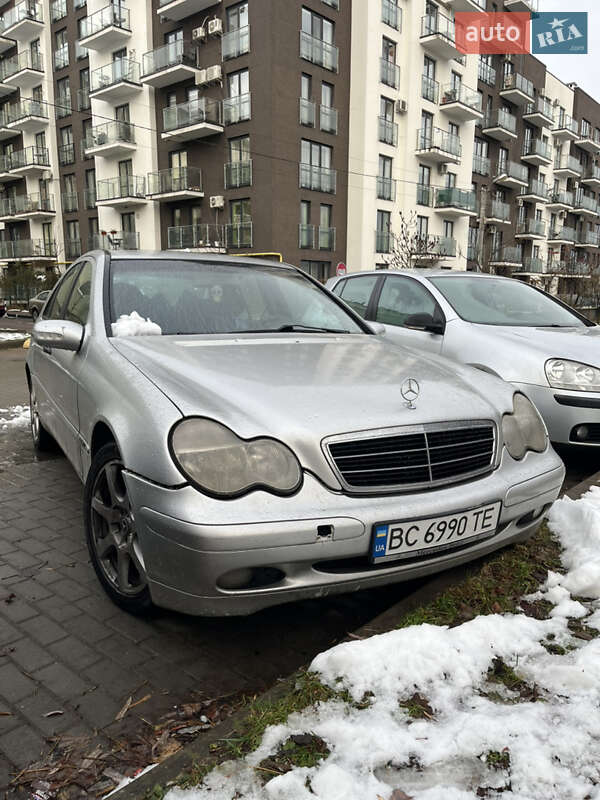 Седан Mercedes-Benz C-Class 2002 в Львові