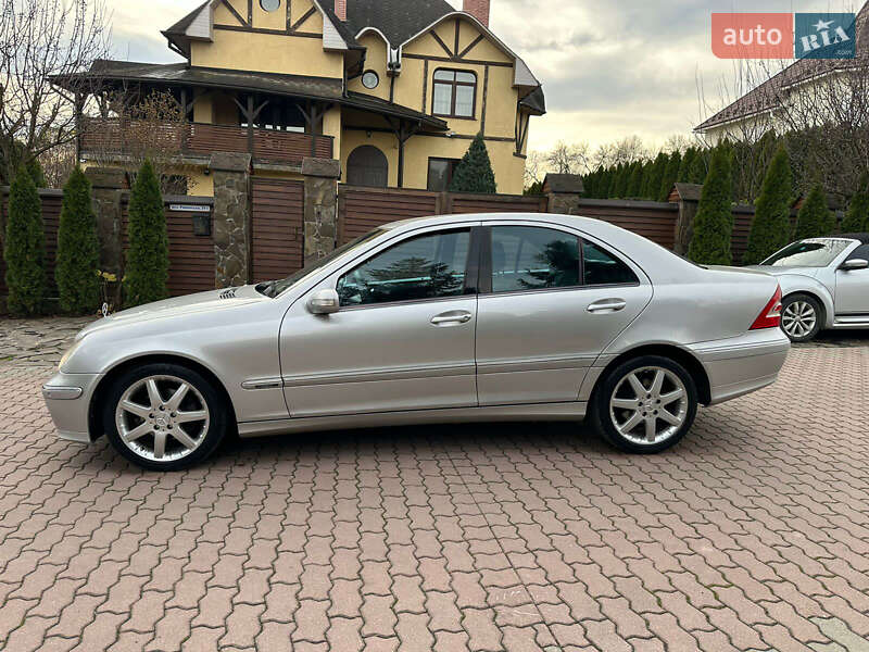 Седан Mercedes-Benz C-Class 2004 в Черновцах