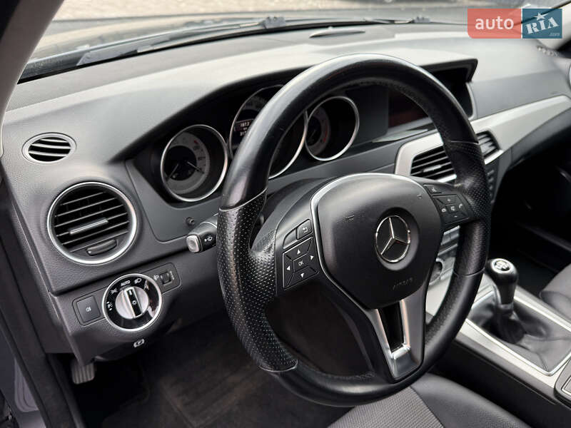 Універсал Mercedes-Benz C-Class 2012 в Вінниці