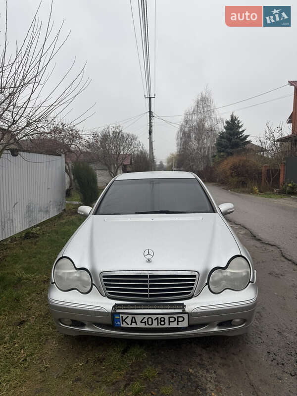 Седан Mercedes-Benz C-Class 2001 в Боярке