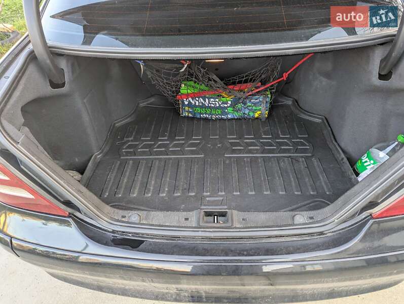 Седан Mercedes-Benz C-Class 2002 в Черкассах