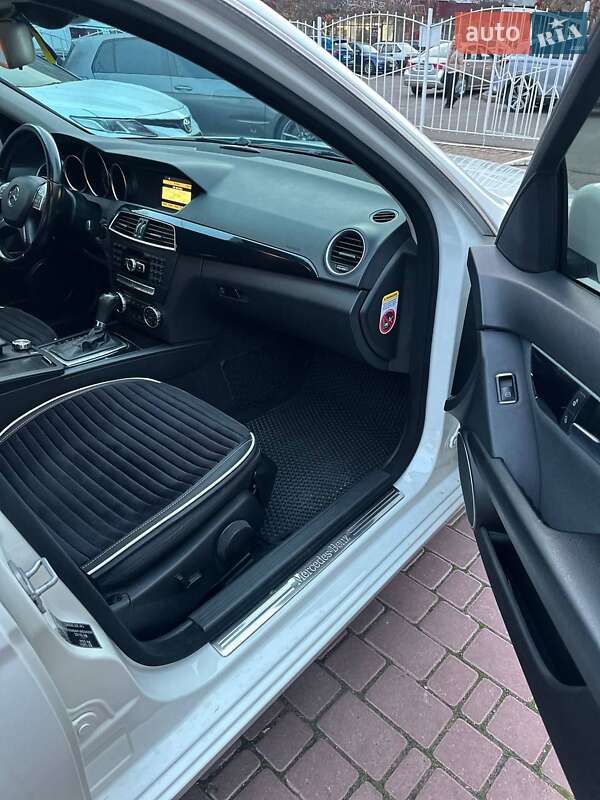 Седан Mercedes-Benz C-Class 2011 в Одесі