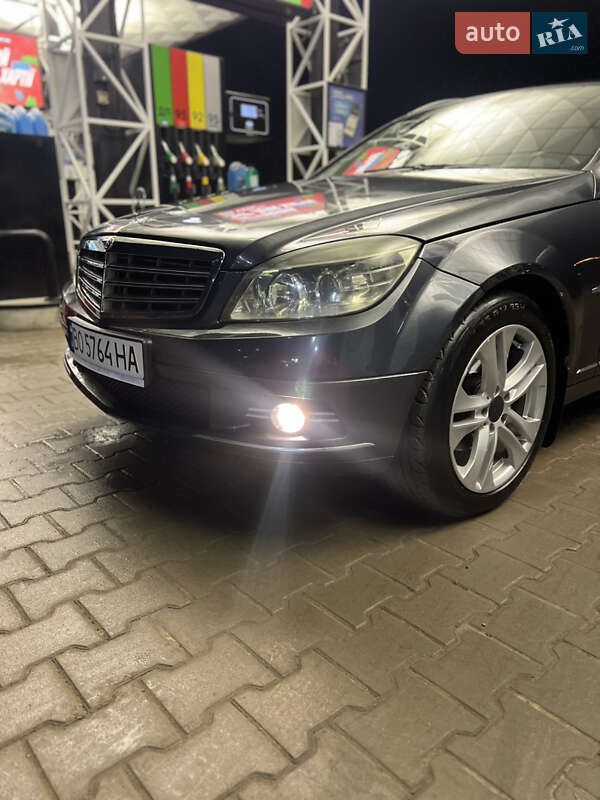 Универсал Mercedes-Benz C-Class 2010 в Тернополе