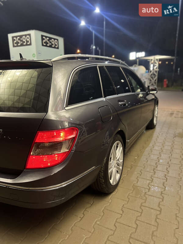 Универсал Mercedes-Benz C-Class 2010 в Тернополе