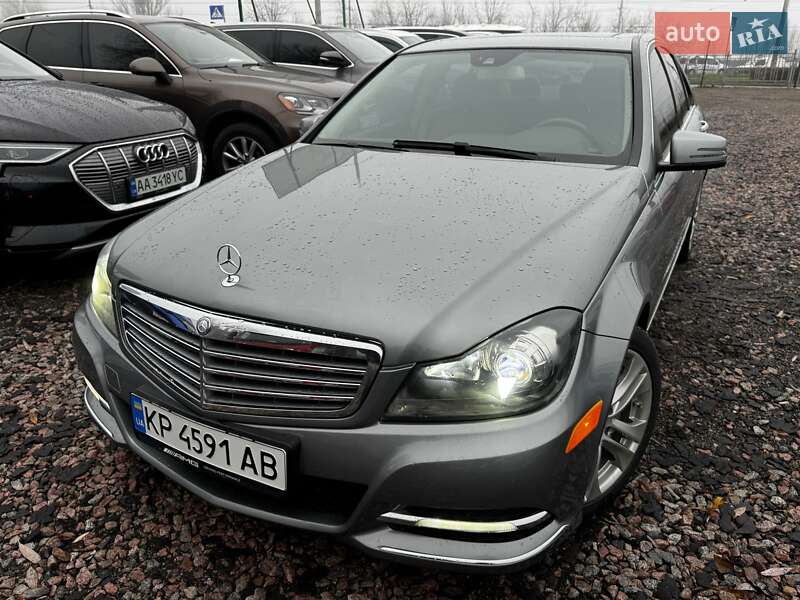 Седан Mercedes-Benz C-Class 2013 в Киеве