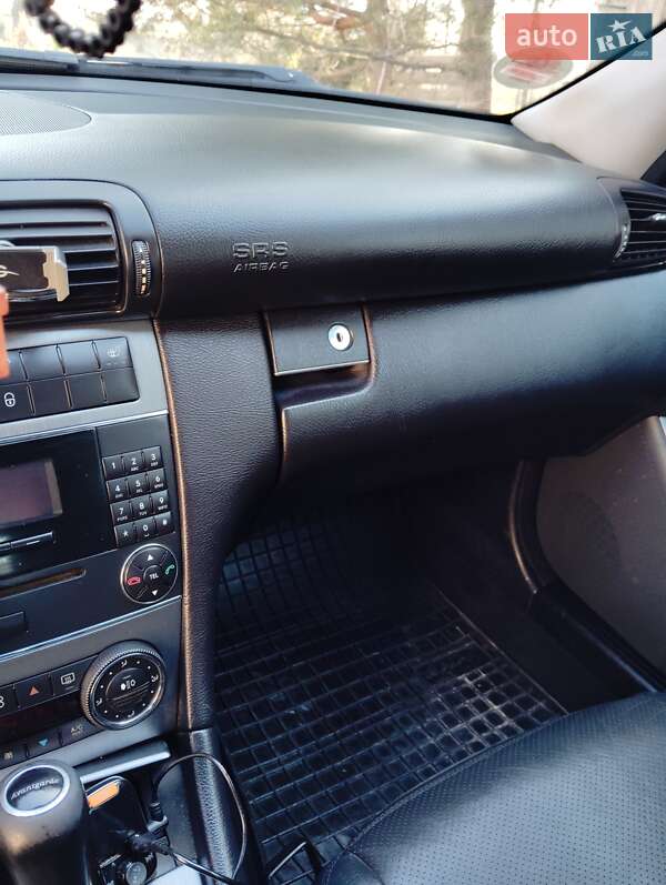 Универсал Mercedes-Benz C-Class 2004 в Дрогобыче