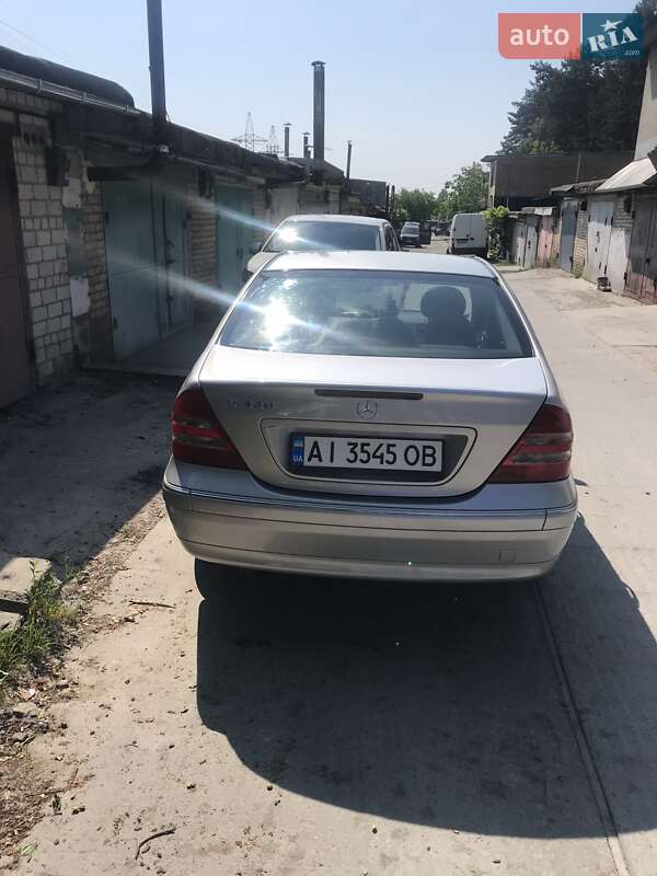 Седан Mercedes-Benz C-Class 2000 в Киеве