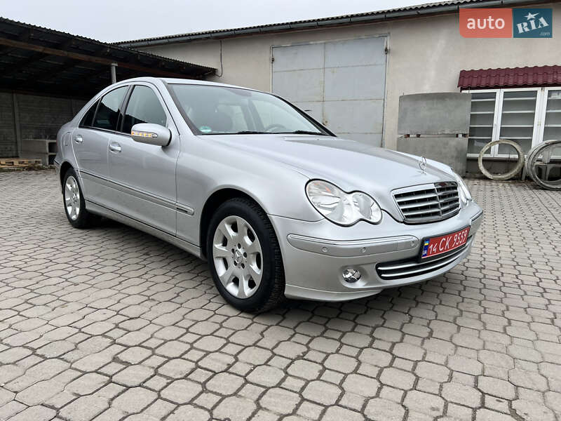 Седан Mercedes-Benz C-Class 2005 в Надвірній
