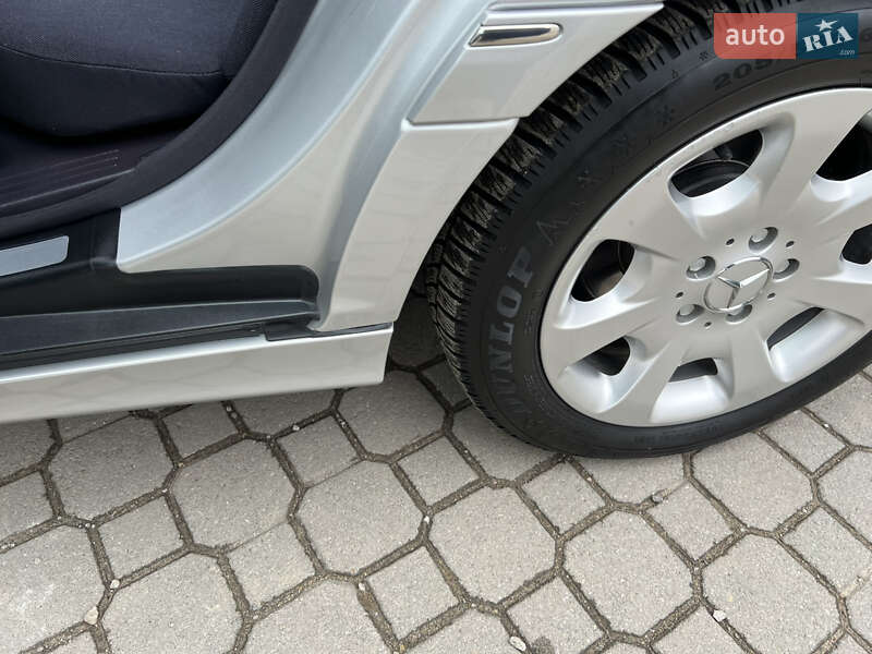 Седан Mercedes-Benz C-Class 2005 в Надвірній