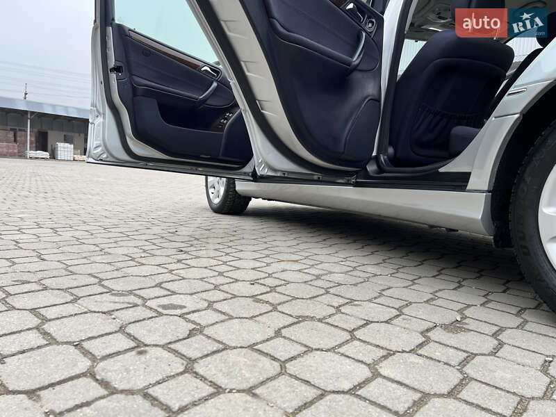Седан Mercedes-Benz C-Class 2005 в Надвірній