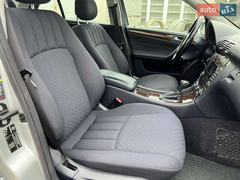 Седан Mercedes-Benz C-Class 2005 в Надвірній