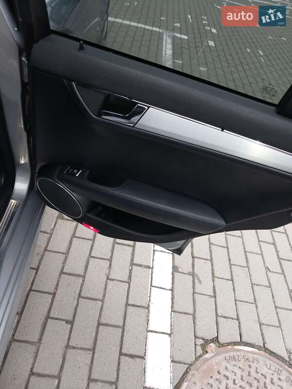 Универсал Mercedes-Benz C-Class 2010 в Ковеле