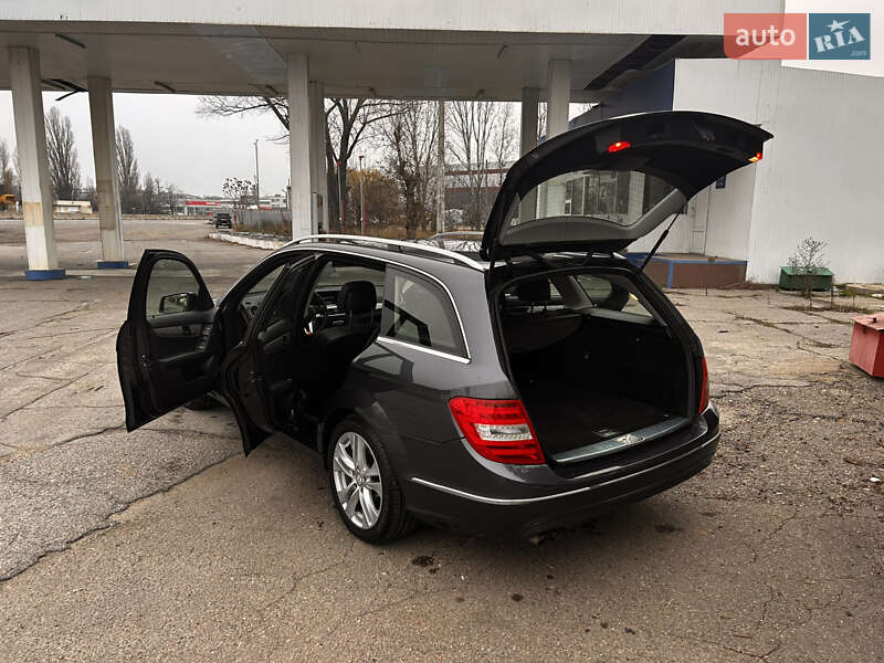 Универсал Mercedes-Benz C-Class 2013 в Одессе