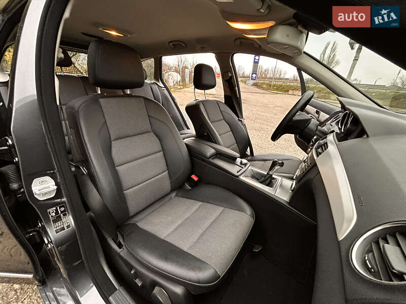 Универсал Mercedes-Benz C-Class 2013 в Одессе