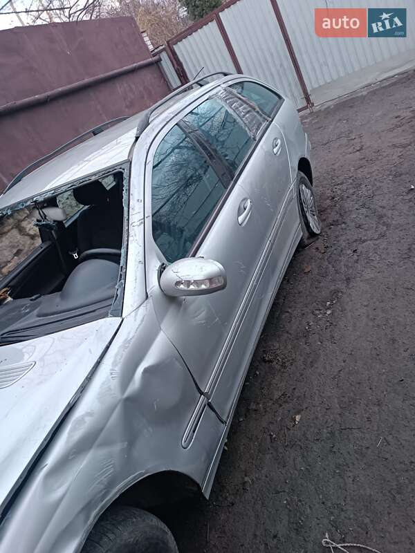 Универсал Mercedes-Benz C-Class 2002 в Томашполе