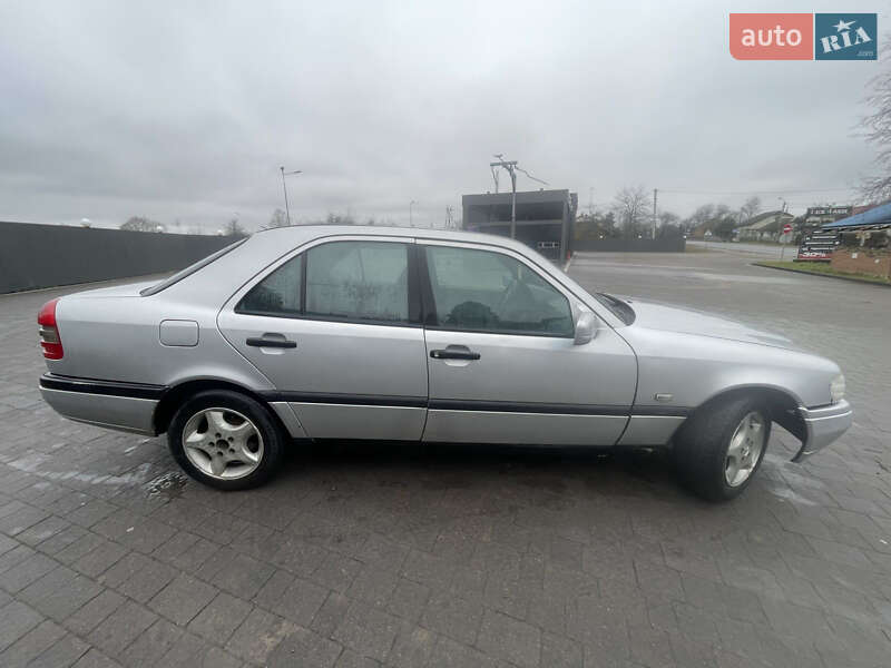 Седан Mercedes-Benz C-Class 1996 в Долине