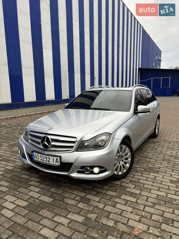 Универсал Mercedes-Benz C-Class 2012 в Ужгороде