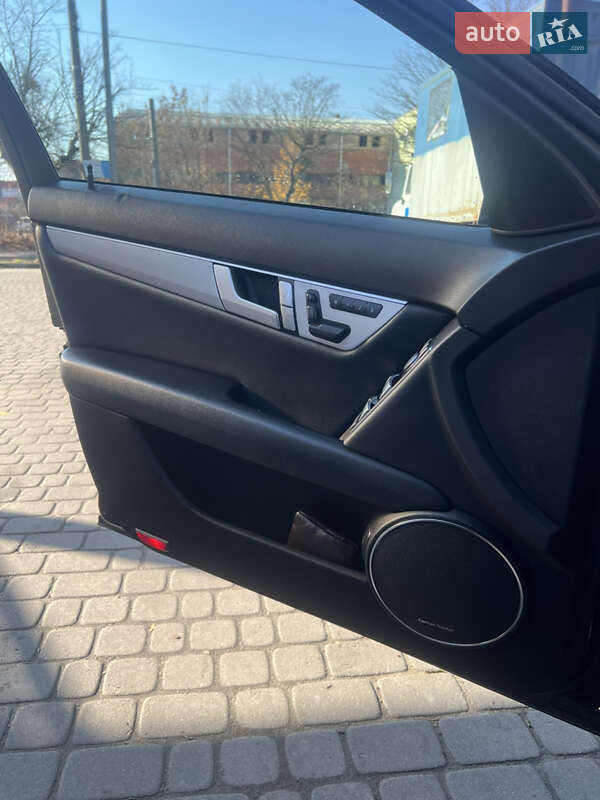 Седан Mercedes-Benz C-Class 2012 в Львове