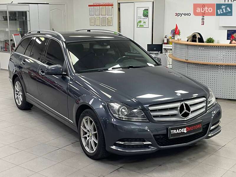 Универсал Mercedes-Benz C-Class 2013 в Киеве