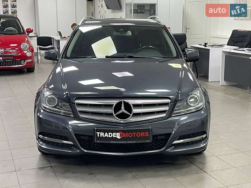 Универсал Mercedes-Benz C-Class 2013 в Киеве