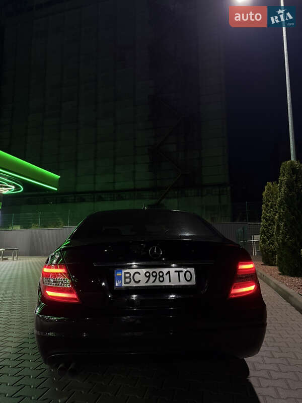 Седан Mercedes-Benz C-Class 2013 в Львове