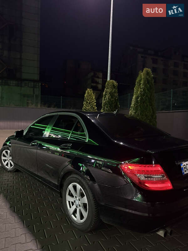 Седан Mercedes-Benz C-Class 2013 в Львове