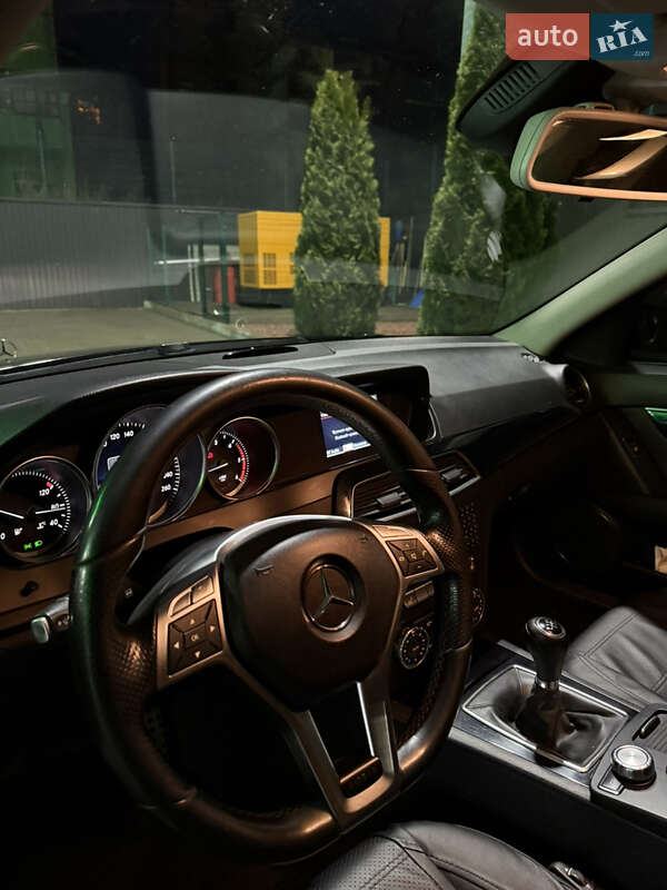 Седан Mercedes-Benz C-Class 2013 в Львове