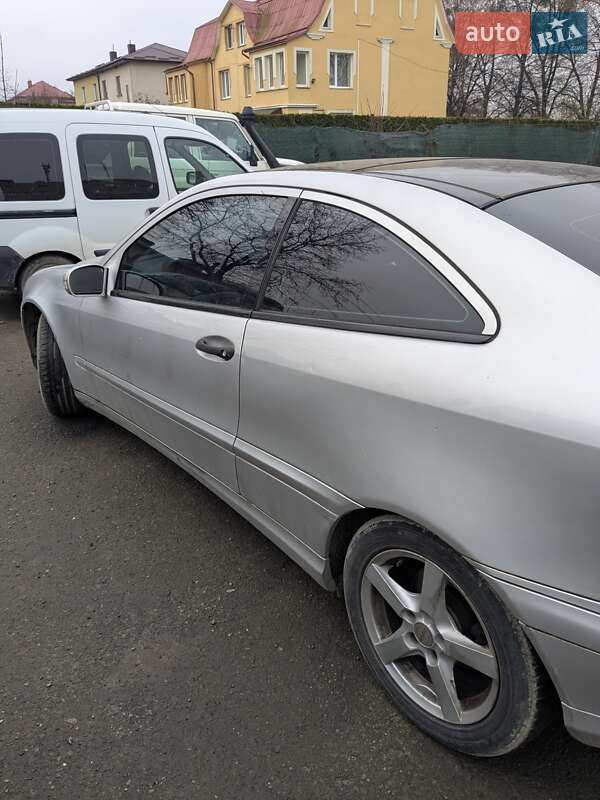 Купе Mercedes-Benz C-Class 2002 в Львове