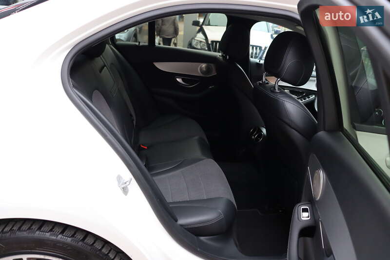 Седан Mercedes-Benz C-Class 2014 в Львове