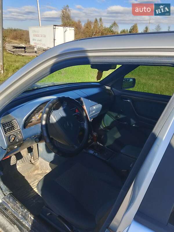 Седан Mercedes-Benz C-Class 1995 в Яворове