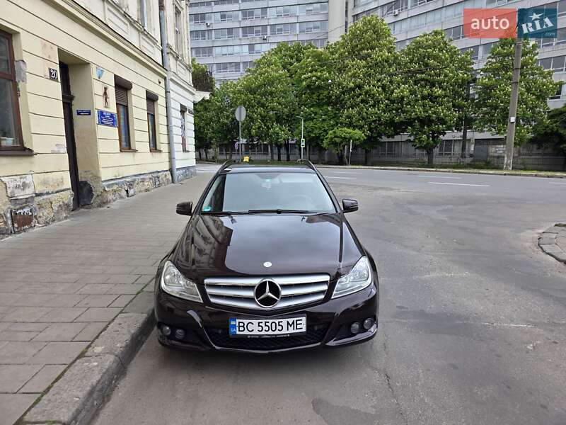 Mercedes-Benz C-Class 2011