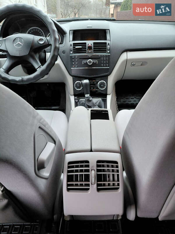 Универсал Mercedes-Benz C-Class 2009 в Сокале