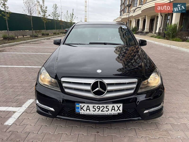 Седан Mercedes-Benz C-Class 2011 в Києві