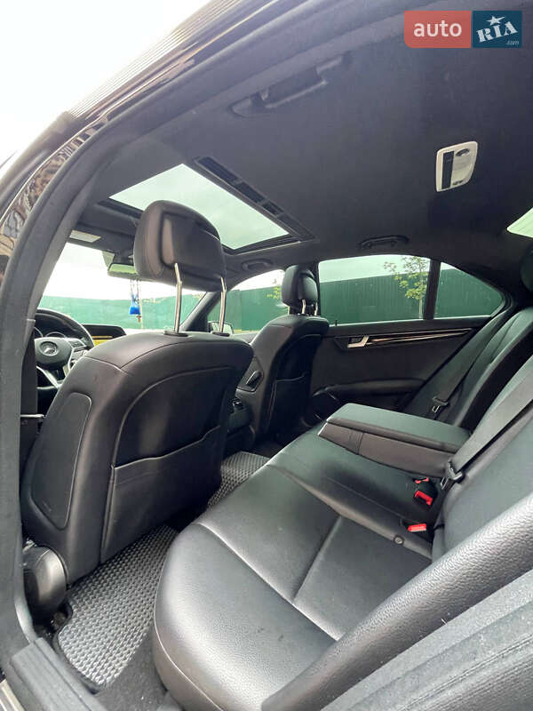 Седан Mercedes-Benz C-Class 2011 в Києві