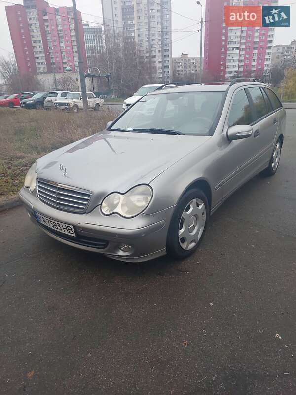 Универсал Mercedes-Benz C-Class 2005 в Киеве фото Универсал Mercedes-Benz C-Class 2005 в Киеве