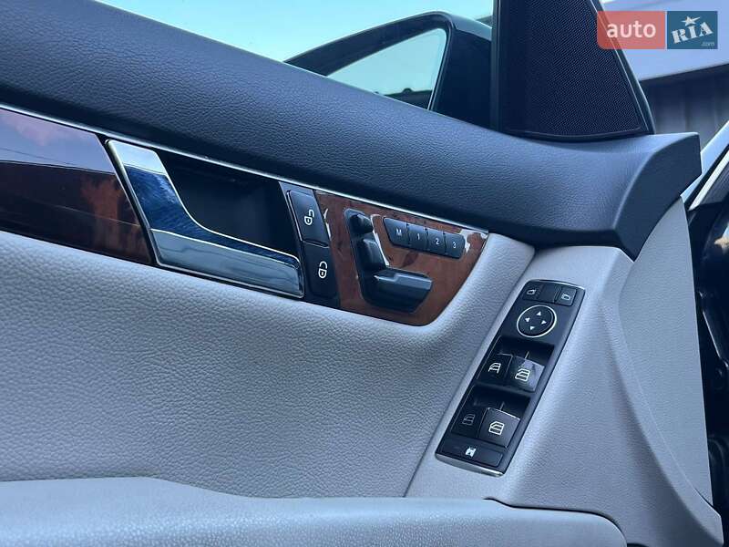 Седан Mercedes-Benz C-Class 2012 в Белой Церкви