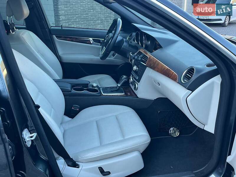 Седан Mercedes-Benz C-Class 2012 в Белой Церкви
