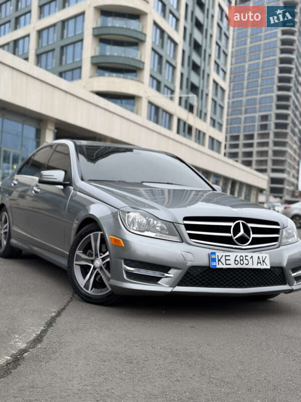 Седан Mercedes-Benz C-Class 2014 в Днепре