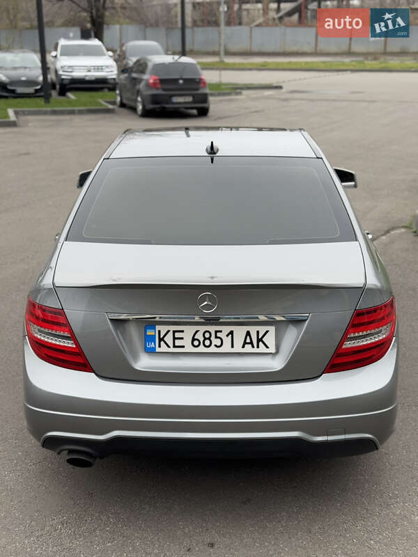 Седан Mercedes-Benz C-Class 2014 в Днепре