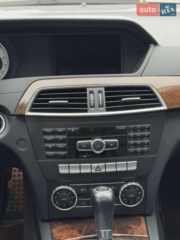 Седан Mercedes-Benz C-Class 2014 в Днепре