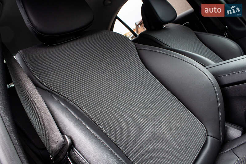 Седан Mercedes-Benz C-Class 2024 в Львові фото 49 Седан Mercedes-Benz C-Class 2024 в Львові