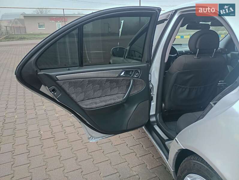 Седан Mercedes-Benz C-Class 2000 в Раздельной фото 22 Седан Mercedes-Benz C-Class 2000 в Раздельной