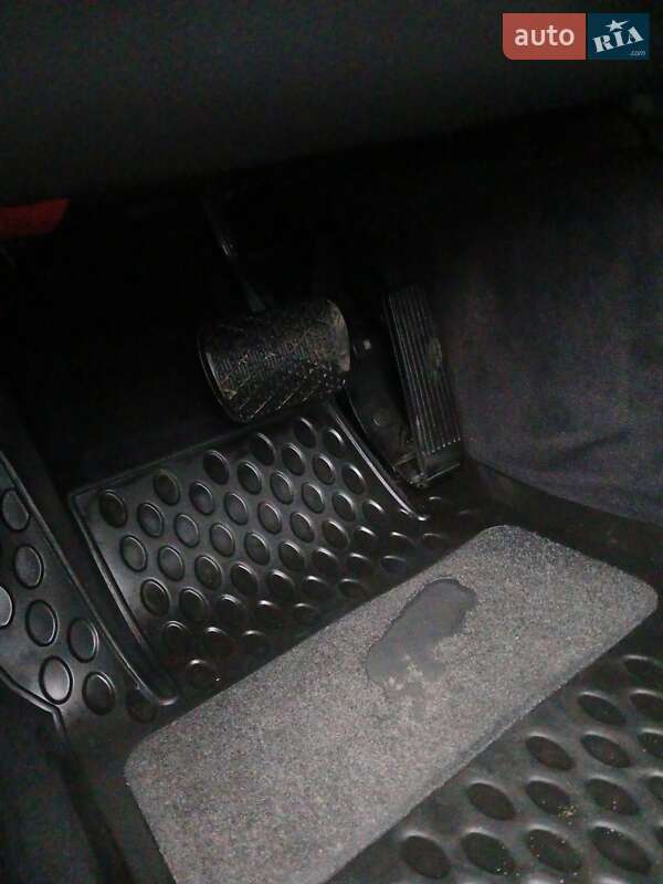 Купе Mercedes-Benz C-Class 2001 в Львове фото 18 Купе Mercedes-Benz C-Class 2001 в Львове