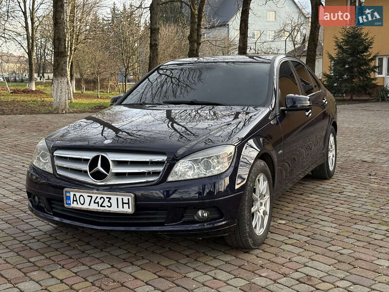 Седан Mercedes-Benz C-Class 2010 в Тячеве