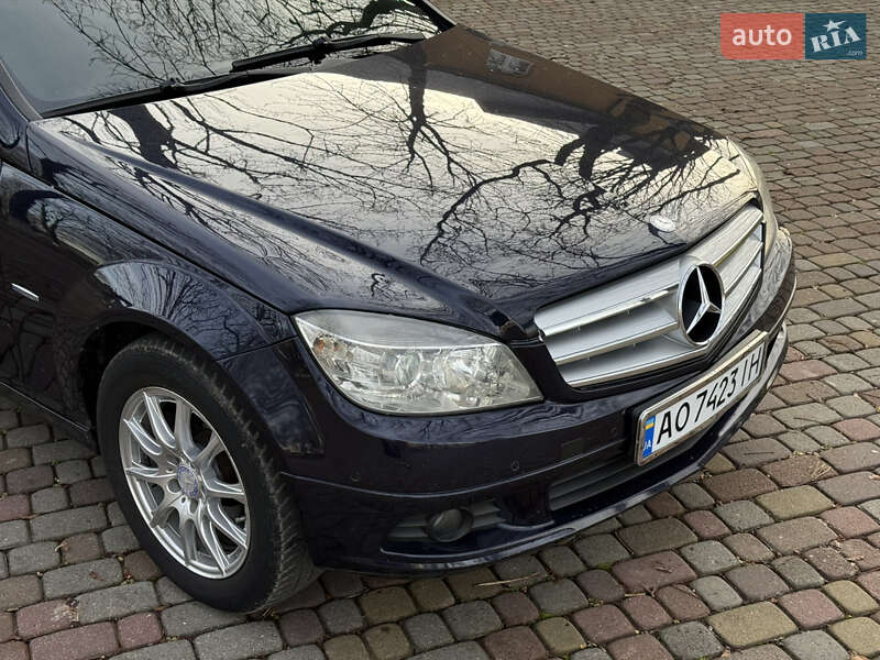 Седан Mercedes-Benz C-Class 2010 в Тячеве