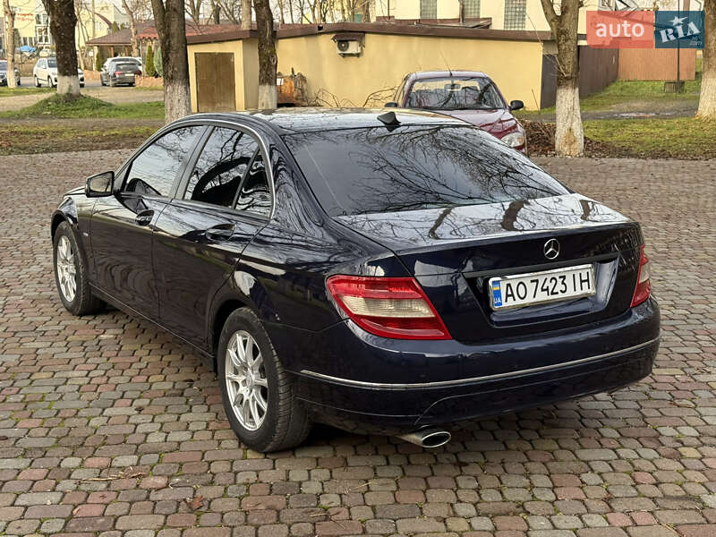 Седан Mercedes-Benz C-Class 2010 в Тячеве
