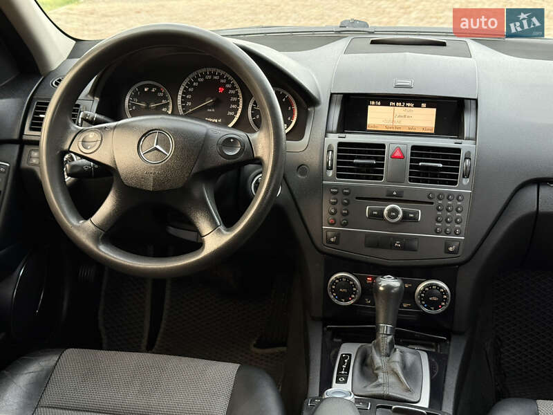 Седан Mercedes-Benz C-Class 2010 в Тячеве