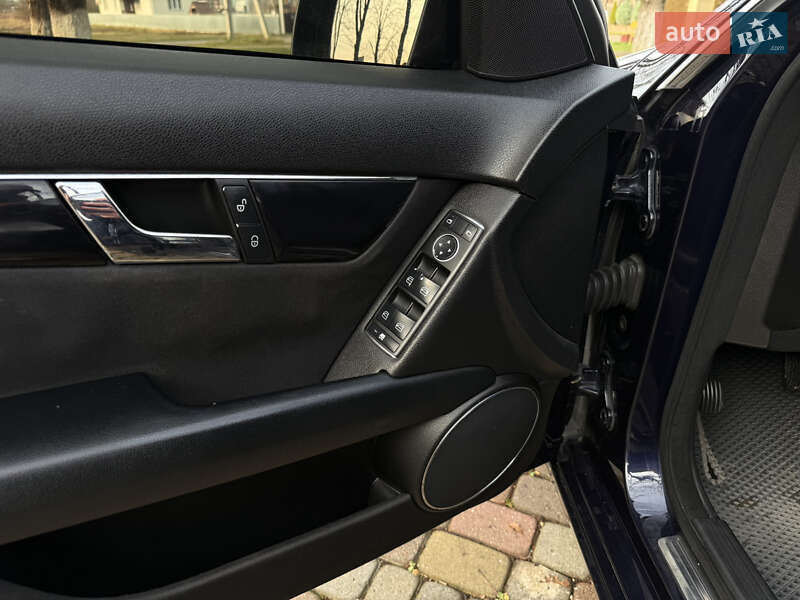 Седан Mercedes-Benz C-Class 2010 в Тячеве